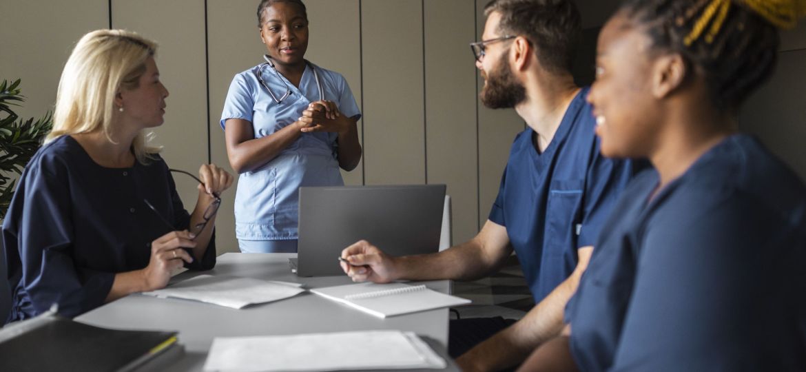 reunion-de-profesionales-de-la-salud-de-vista-lateral